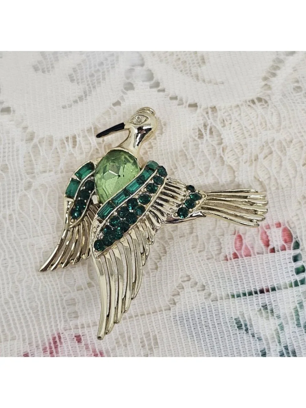 Vintage Gold Tone Emerald Green Rhinestone Hummingbird Brooch Pin Flying Bird